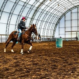 Meet your Posher, Larissa